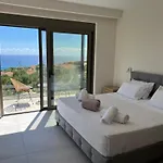 Villa Thalassasense Lourdata