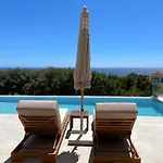 Villa Thalassasense Lourdata *