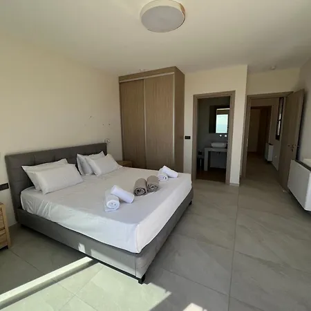 Thalassasense Lourdata Villa *