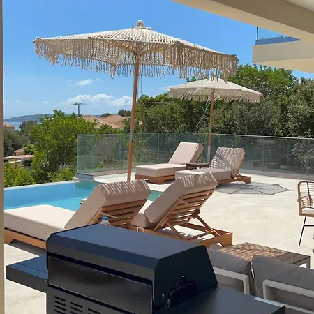 Thalassasense Lourdata Villa *