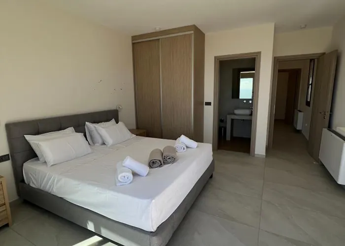 Thalassasense Lourdata Villa *