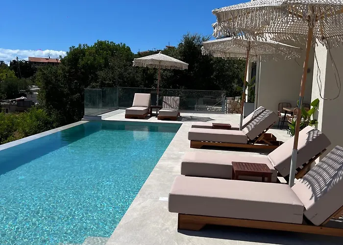 Thalassasense Lourdata Villa