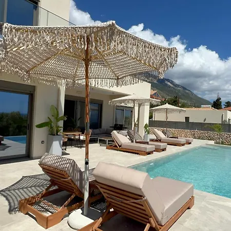 Thalassasense Lourdata Villa *